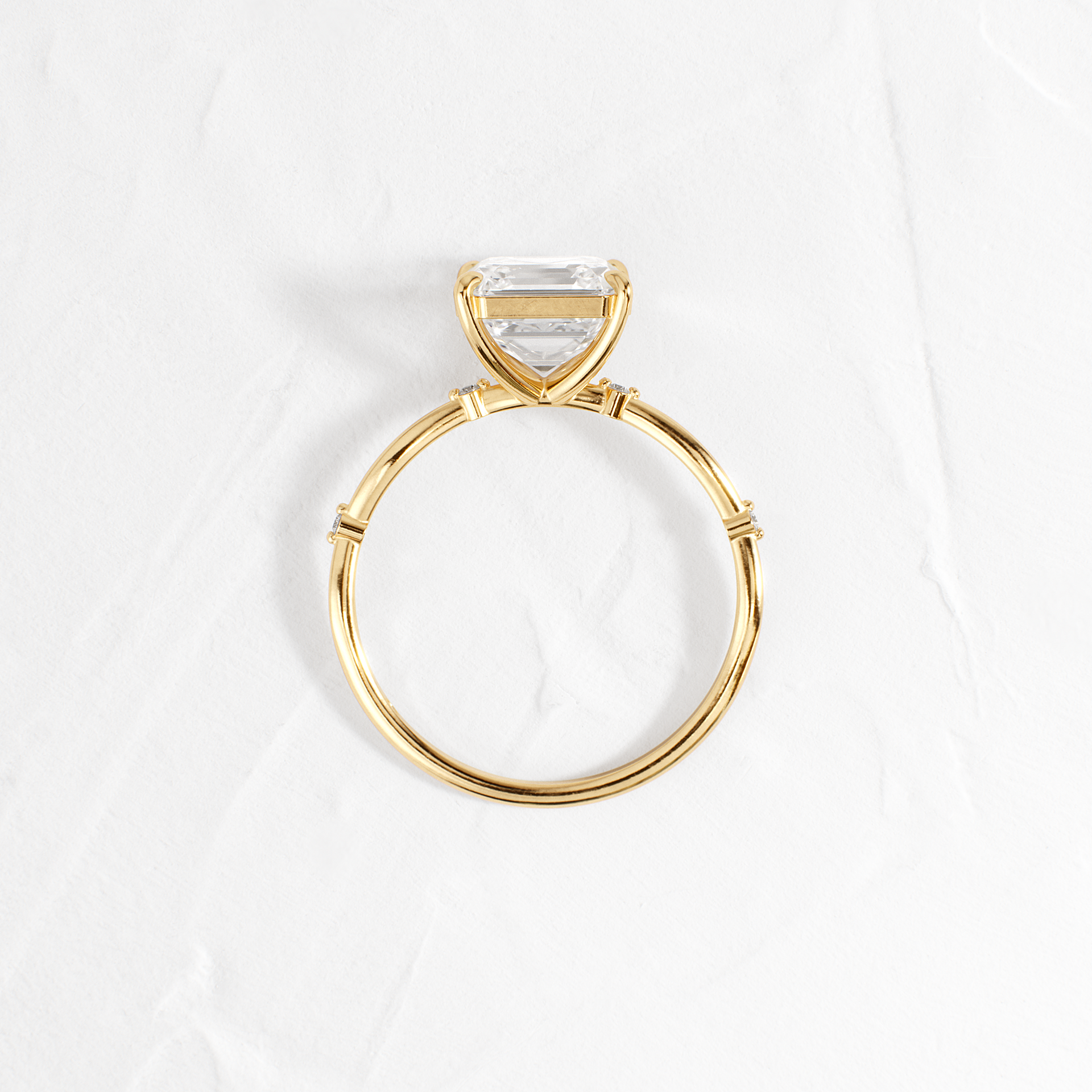 2024_04_WB_2_5ct_Hillside_Asscher_Top_180d_YG_1920x